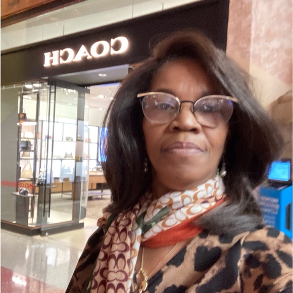 $10-$100 HOLLA & MORE - Picture 12 of 15